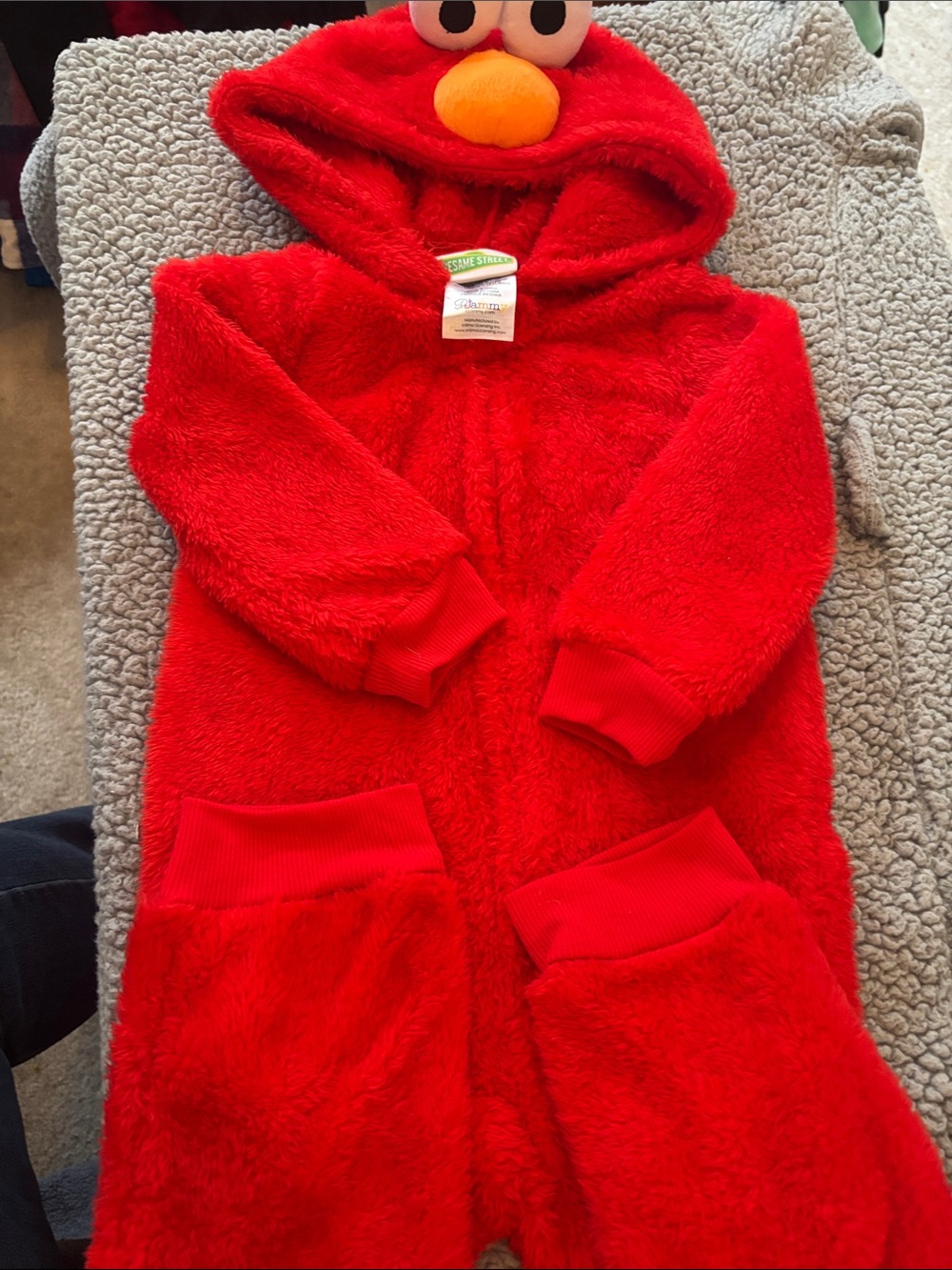 NWOT Sesame Street Elmo Plush Hooded Kids Pajama Set in Red with Orange Nose